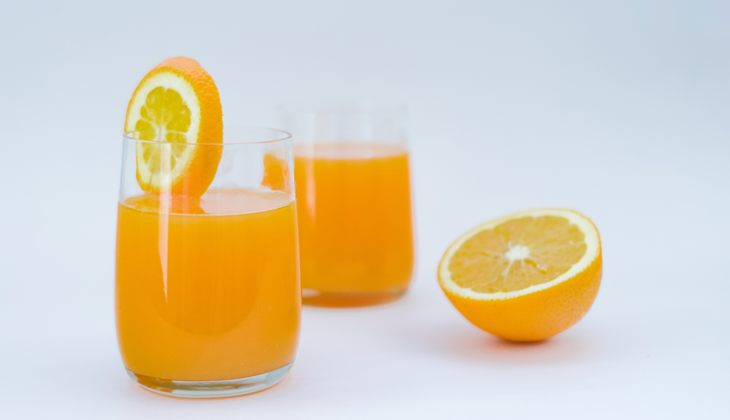 hacer zumo de naranja manualmente
